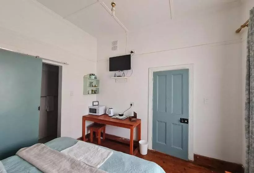 پانسیون The Beach Hide