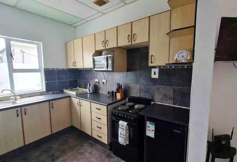 پانسیون The Beach Hide