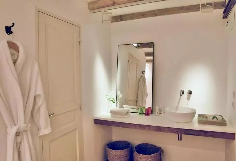 Aamiaismajoitus (B&B) La Cour Des Délices