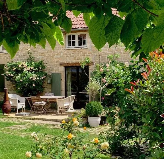 Aamiaismajoitus (B&B) La Cour Des Délices