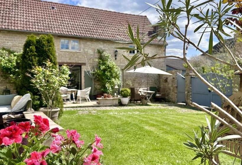 ベッドアンドブレックファースト La Cour Des Délices