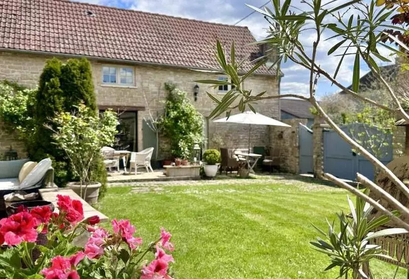 Aamiaismajoitus (B&B) La Cour Des Délices