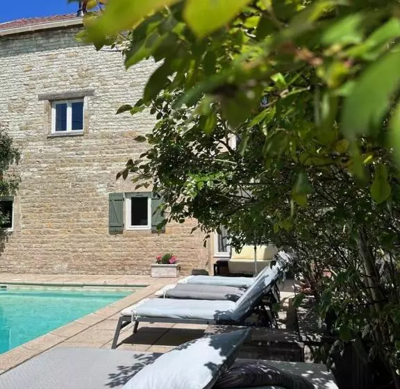 Aamiaismajoitus (B&B) La Cour Des Délices