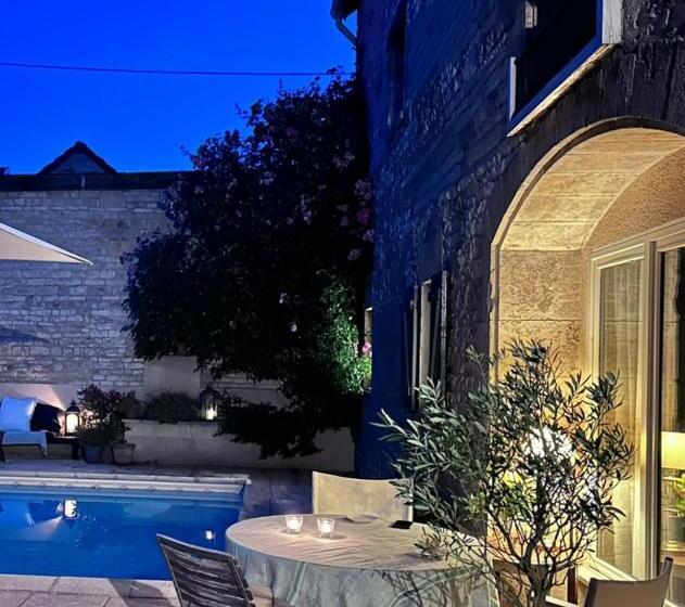 ベッドアンドブレックファースト La Cour Des Délices