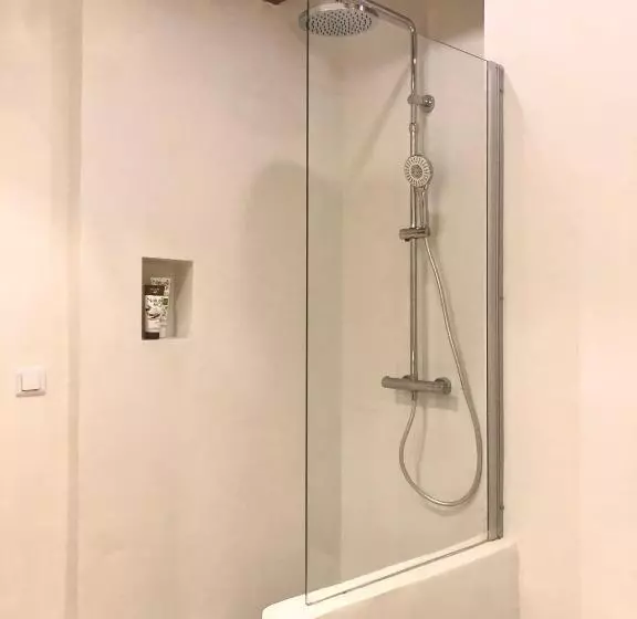 Aamiaismajoitus (B&B) La Cour Des Délices