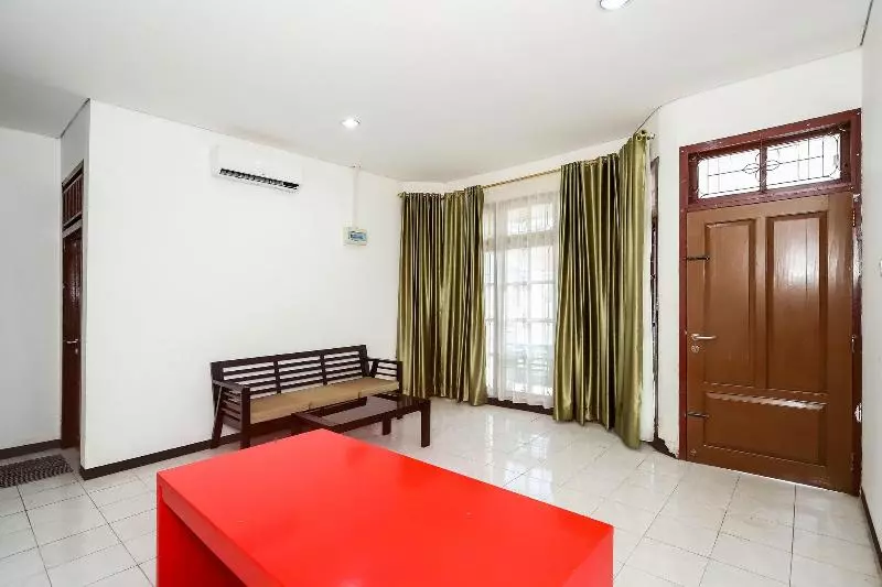 Hotelli Oyo 1582 Bungo Guest House