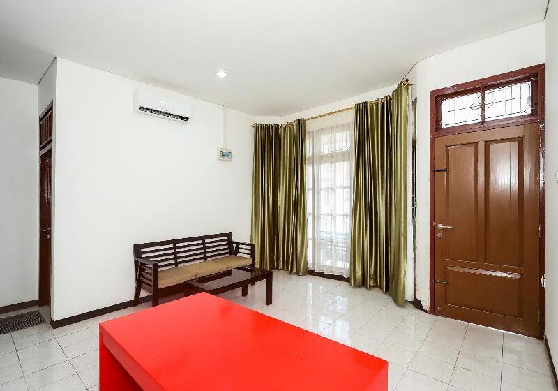 Отель Oyo 1582 Bungo Guest House