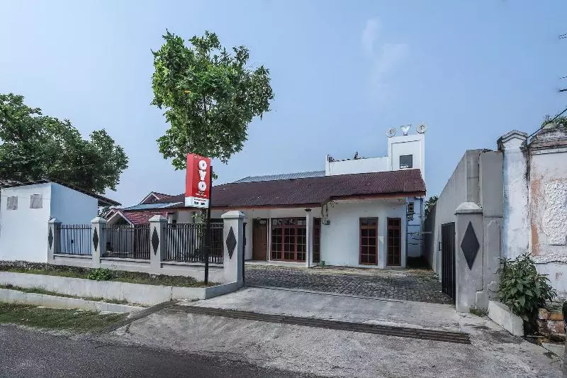 Hotelli Oyo 1582 Bungo Guest House