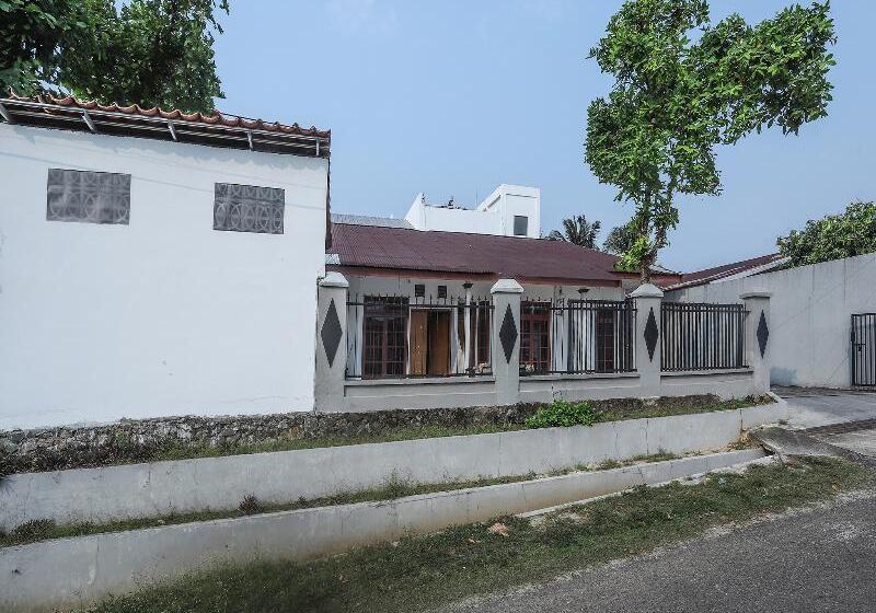 Отель Oyo 1582 Bungo Guest House