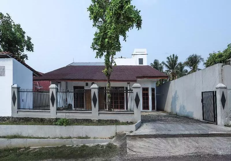 Hotelli Oyo 1582 Bungo Guest House