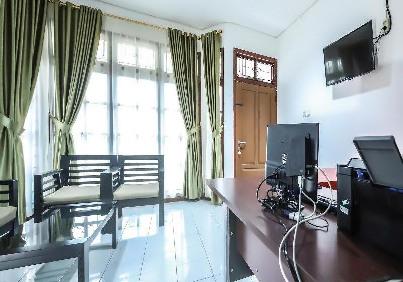 Отель Oyo 1582 Bungo Guest House