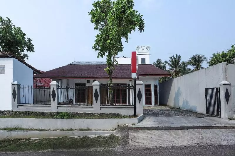 Hotelli Oyo 1582 Bungo Guest House