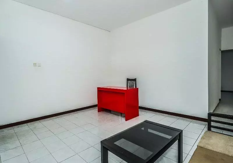 Hotelli Oyo 1582 Bungo Guest House