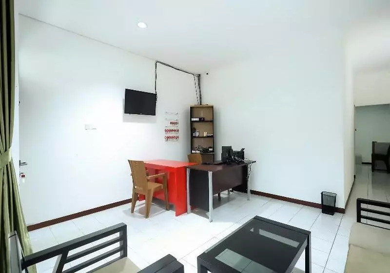 Hotelli Oyo 1582 Bungo Guest House