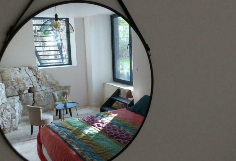 פנסיון Les Jardins Sauvages