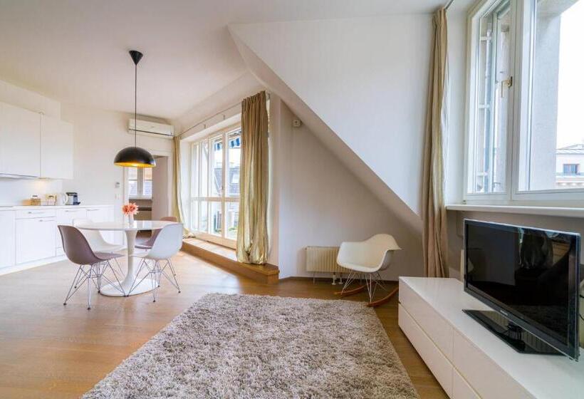 Vienna Residence, City Park Belvedere