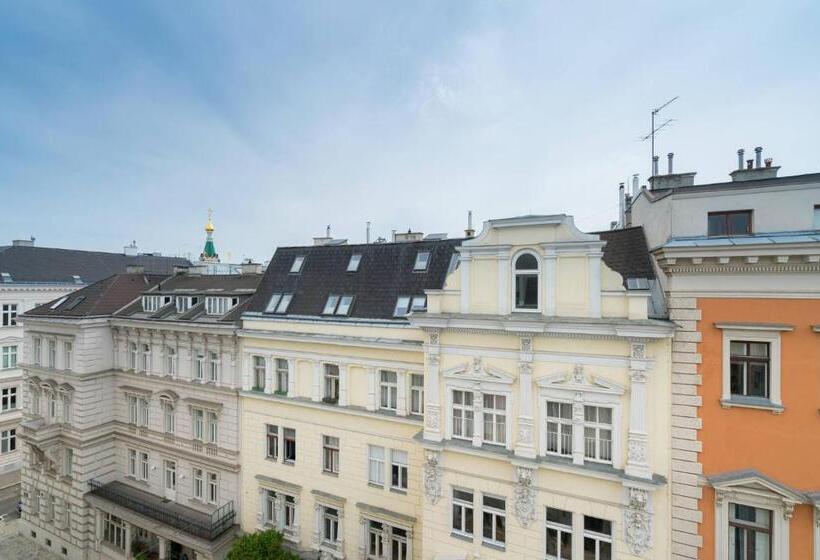 Vienna Residence, City Park Belvedere