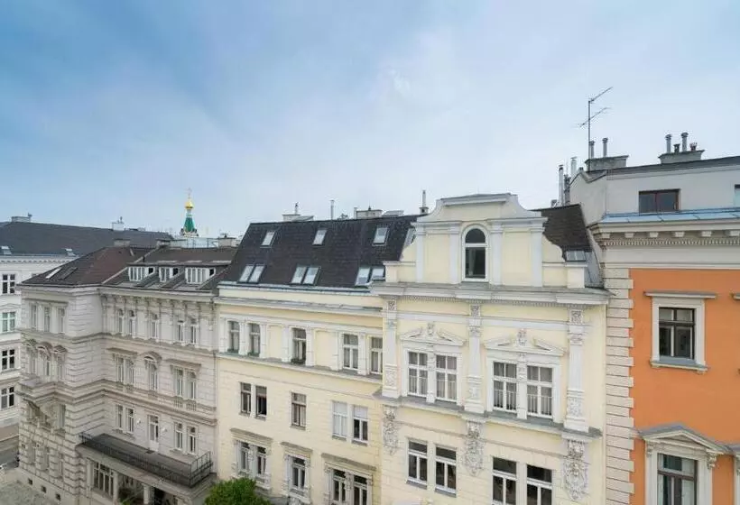 Vienna Residence, City Park   Belvedere