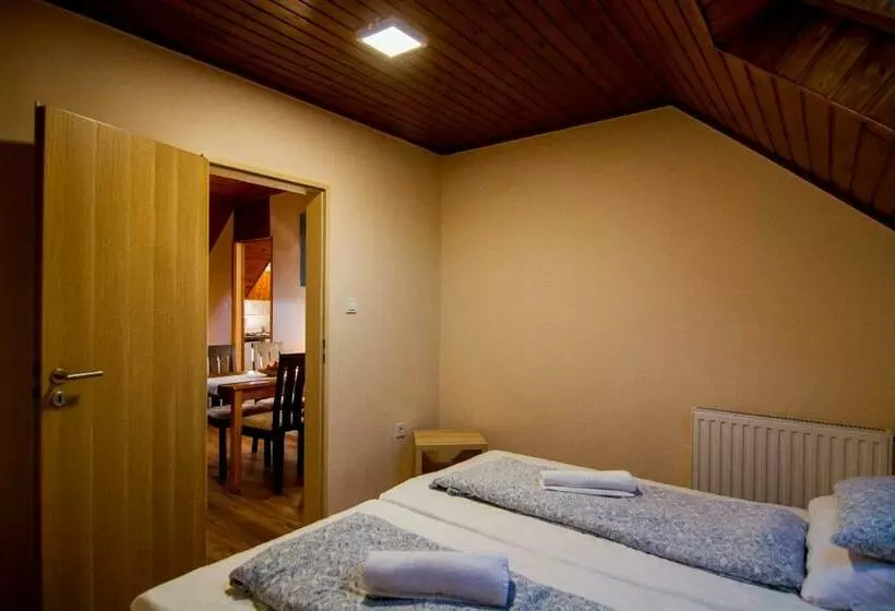 Aamiaismajoitus (B&B) Natúra Panzió&apartmanház