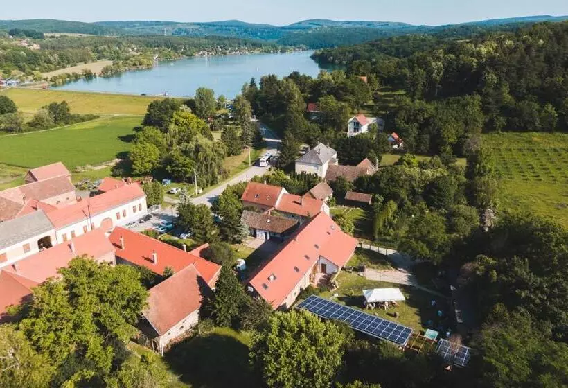 Aamiaismajoitus (B&B) Natúra Panzió&apartmanház