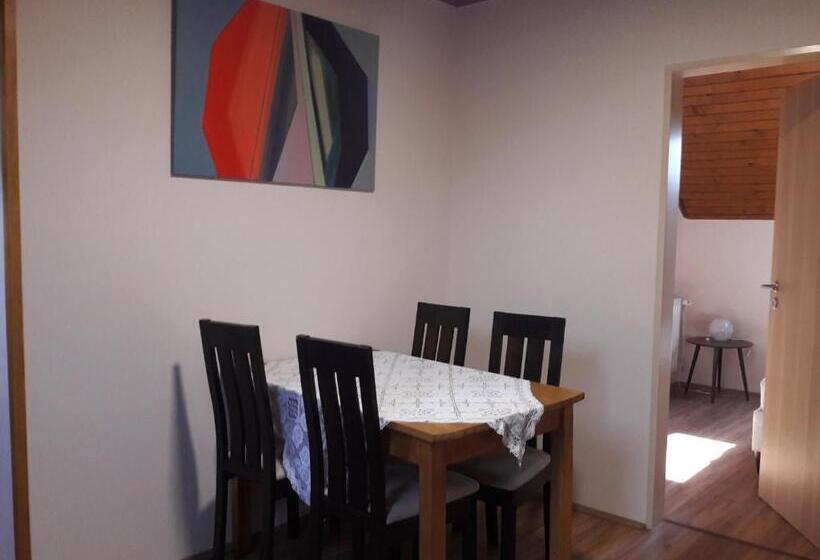 住宿加早餐 Natúra Panzió&apartmanház