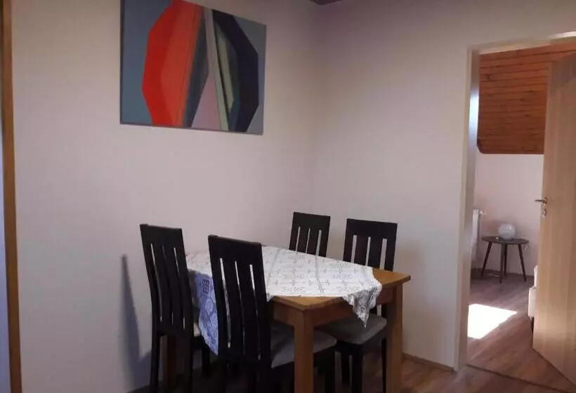 Aamiaismajoitus (B&B) Natúra Panzió&apartmanház