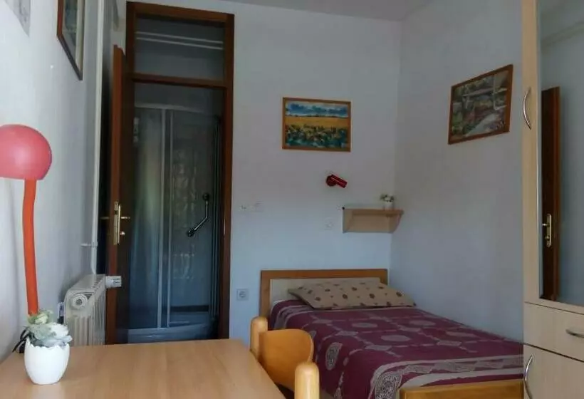 هتل Accomodation Pertout