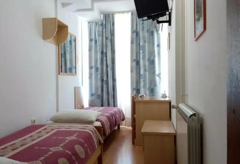 هتل Accomodation Pertout