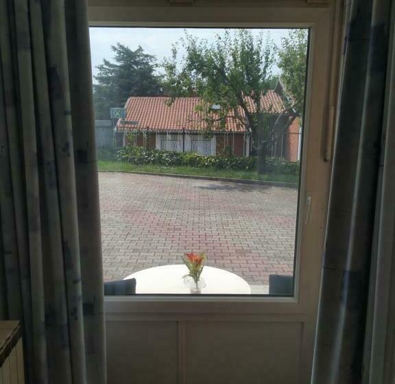 هتل Accomodation Pertout