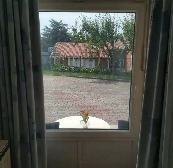 هتل Accomodation Pertout