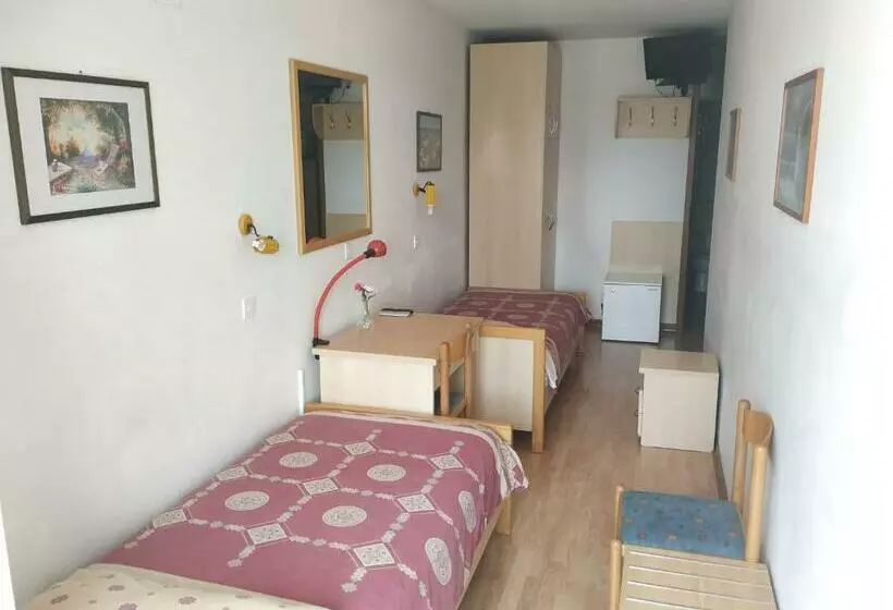 هتل Accomodation Pertout
