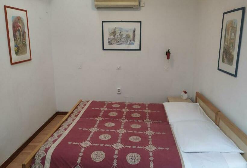 هتل Accomodation Pertout