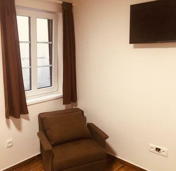 ペンション Penzion šedivý