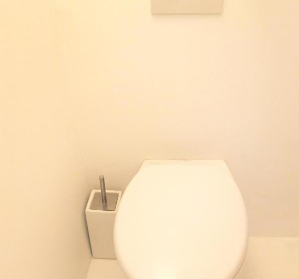 تختخواب و صبحانه La Maison Jaune