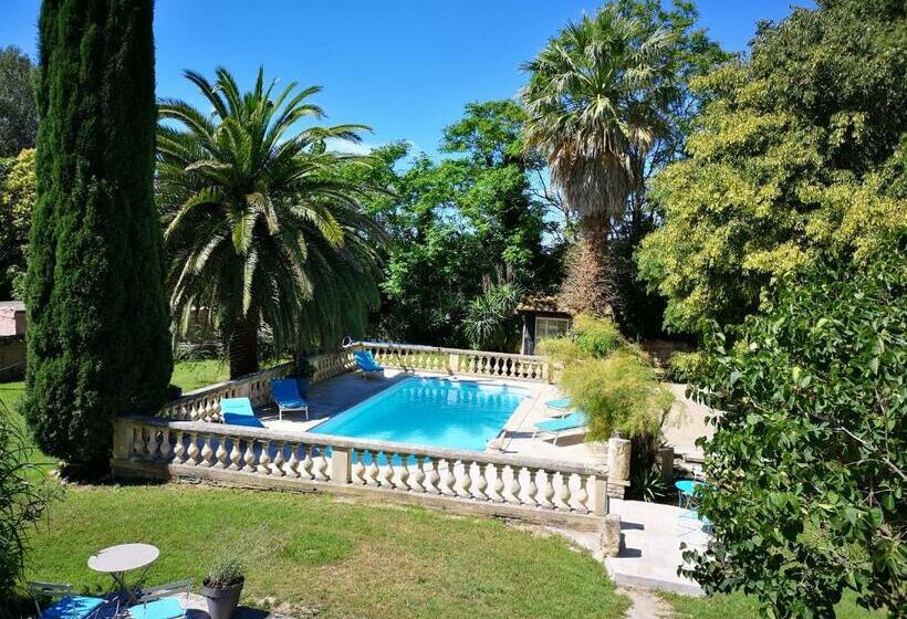 تختخواب و صبحانه Le Mas Des Agapes