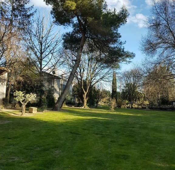 تختخواب و صبحانه Le Mas Des Agapes