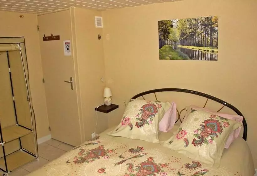 Aamiaismajoitus (B&B) Le Pré De Luceau