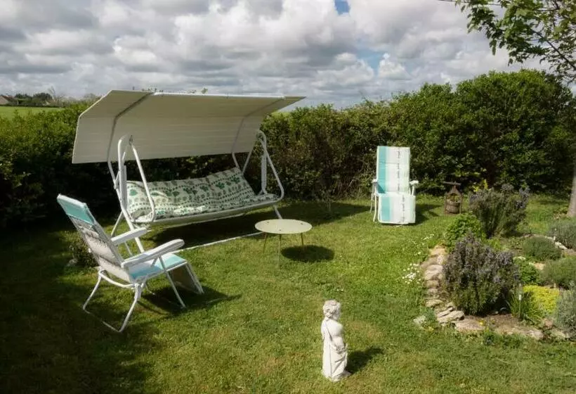 Aamiaismajoitus (B&B) Le Pré De Luceau