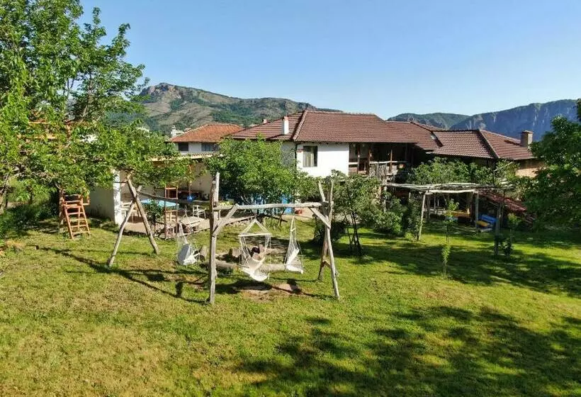 Majatalo The Old Nest