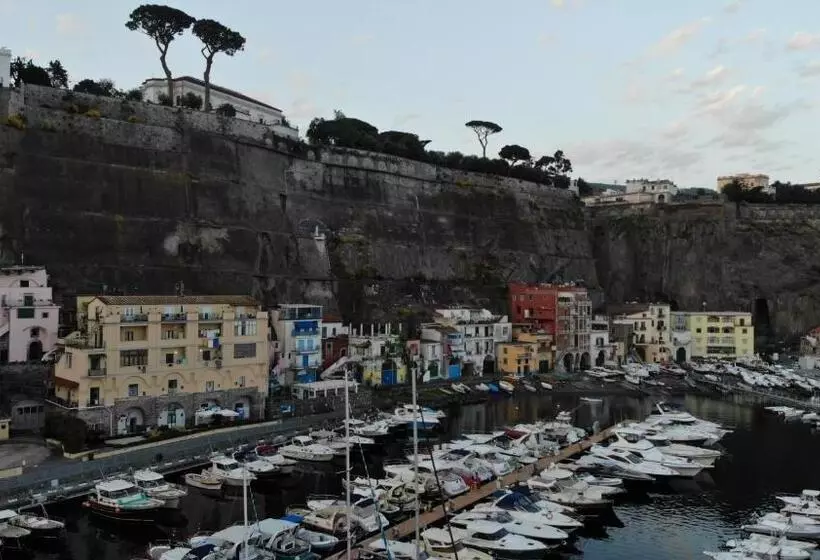 ベッドアンドブレックファースト Baia Della Serenità