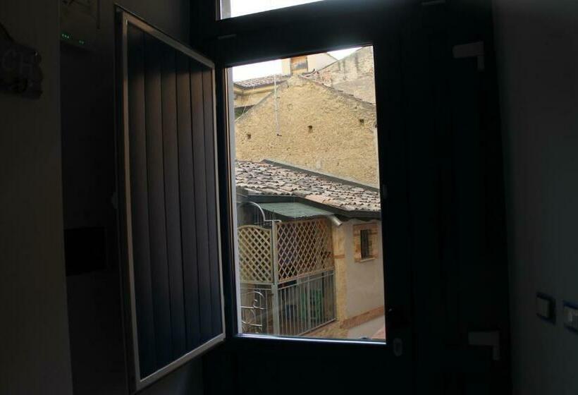 مبيت وإفطار Casavacanzeivana