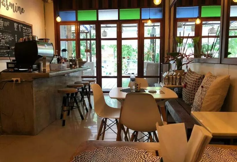 پانسیون Little Jasmine By The River