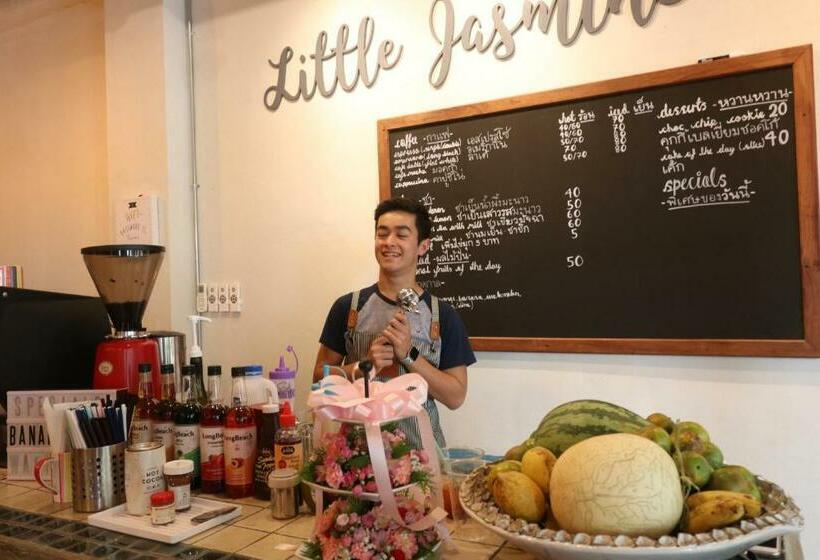 پانسیون Little Jasmine By The River