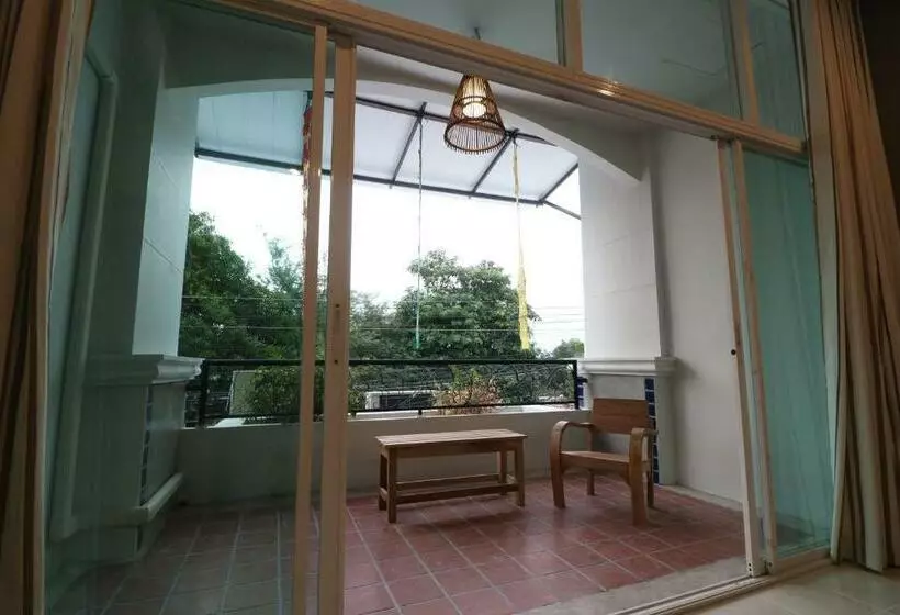 پانسیون Little Jasmine By The River