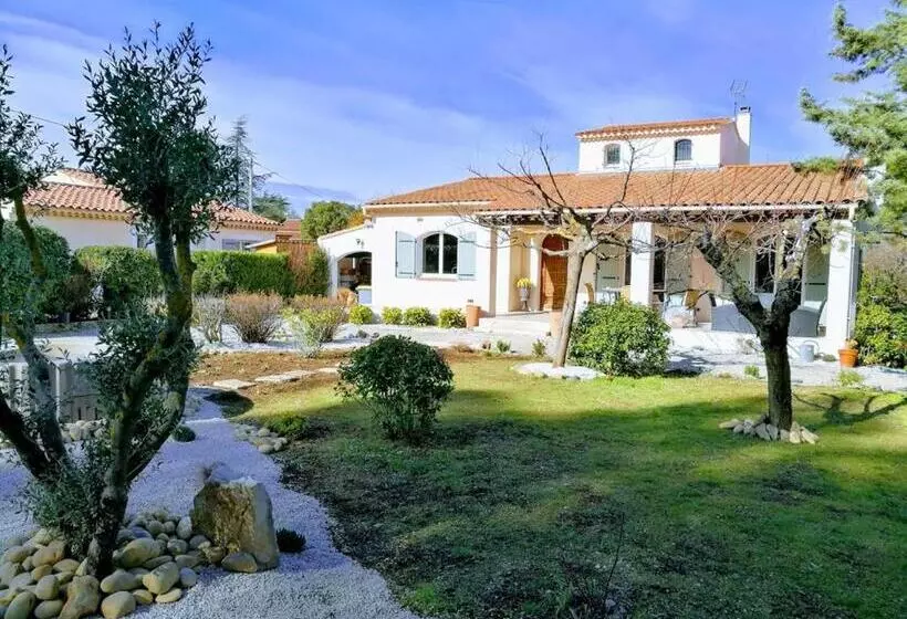 Aamiaismajoitus (B&B) Les Coronilles