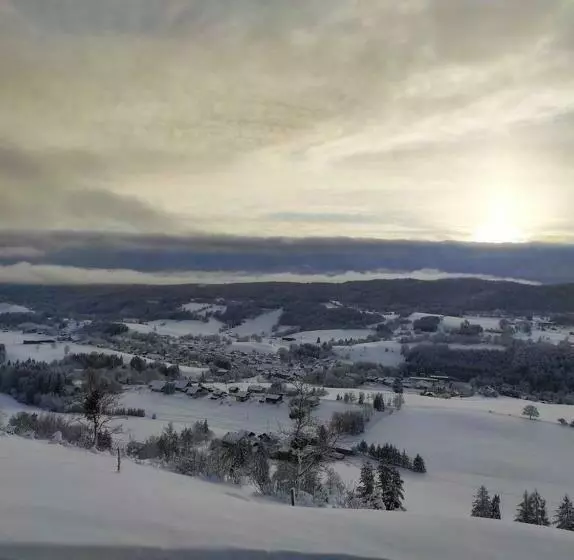 ベッドアンドブレックファースト Les Genévriers