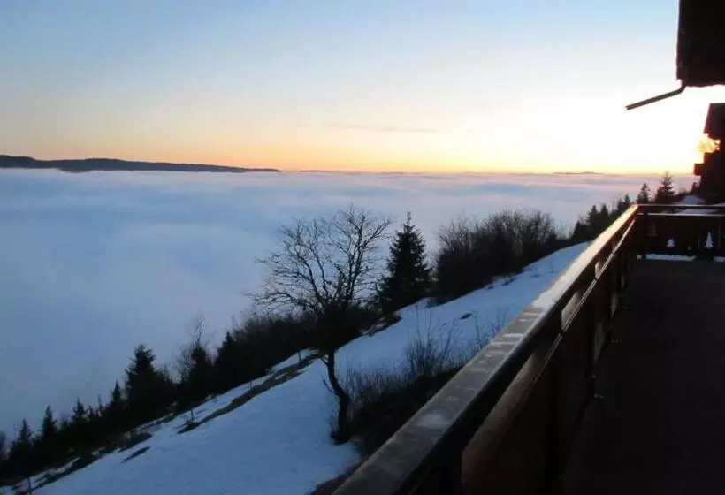 ベッドアンドブレックファースト Les Genévriers