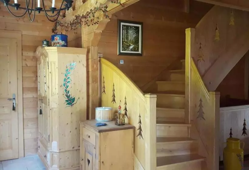 ベッドアンドブレックファースト Les Genévriers