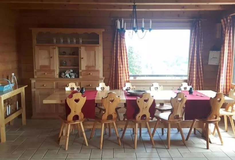 ベッドアンドブレックファースト Les Genévriers