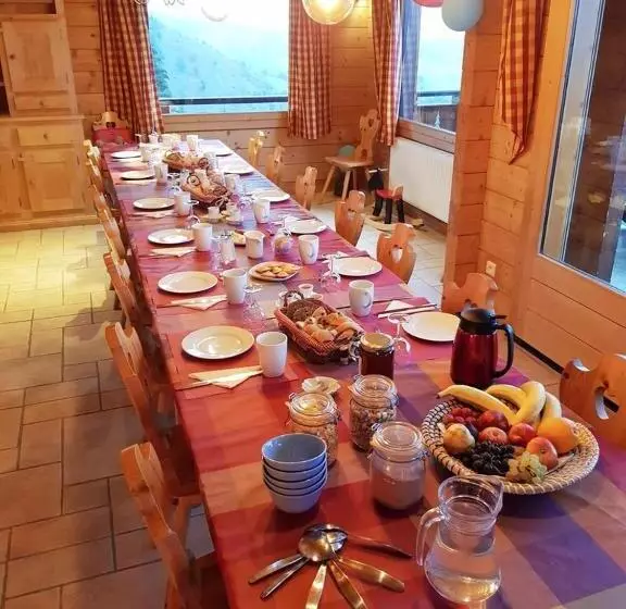 ベッドアンドブレックファースト Les Genévriers